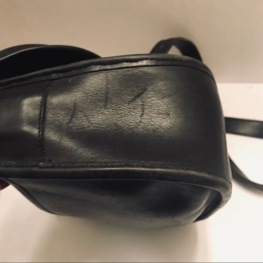 Coach vintage black leather Chelsea saddle bag
